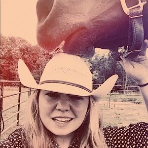 Meet your Posher, Emily